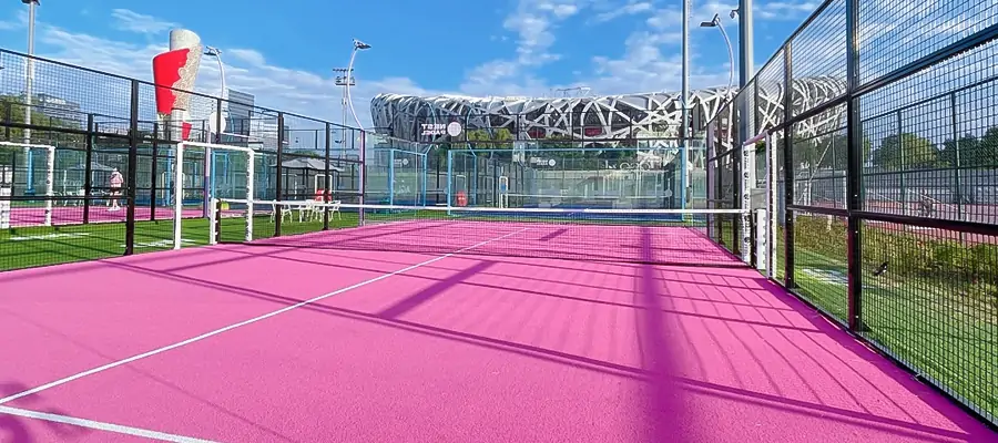 Customizable panoramic padel court